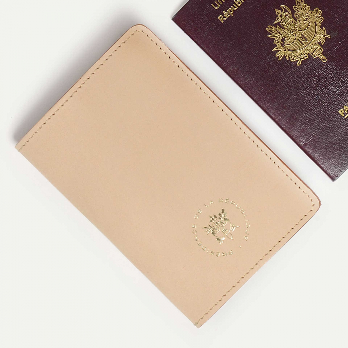 Louis Vuitton Authenticated Passport Cover Purse