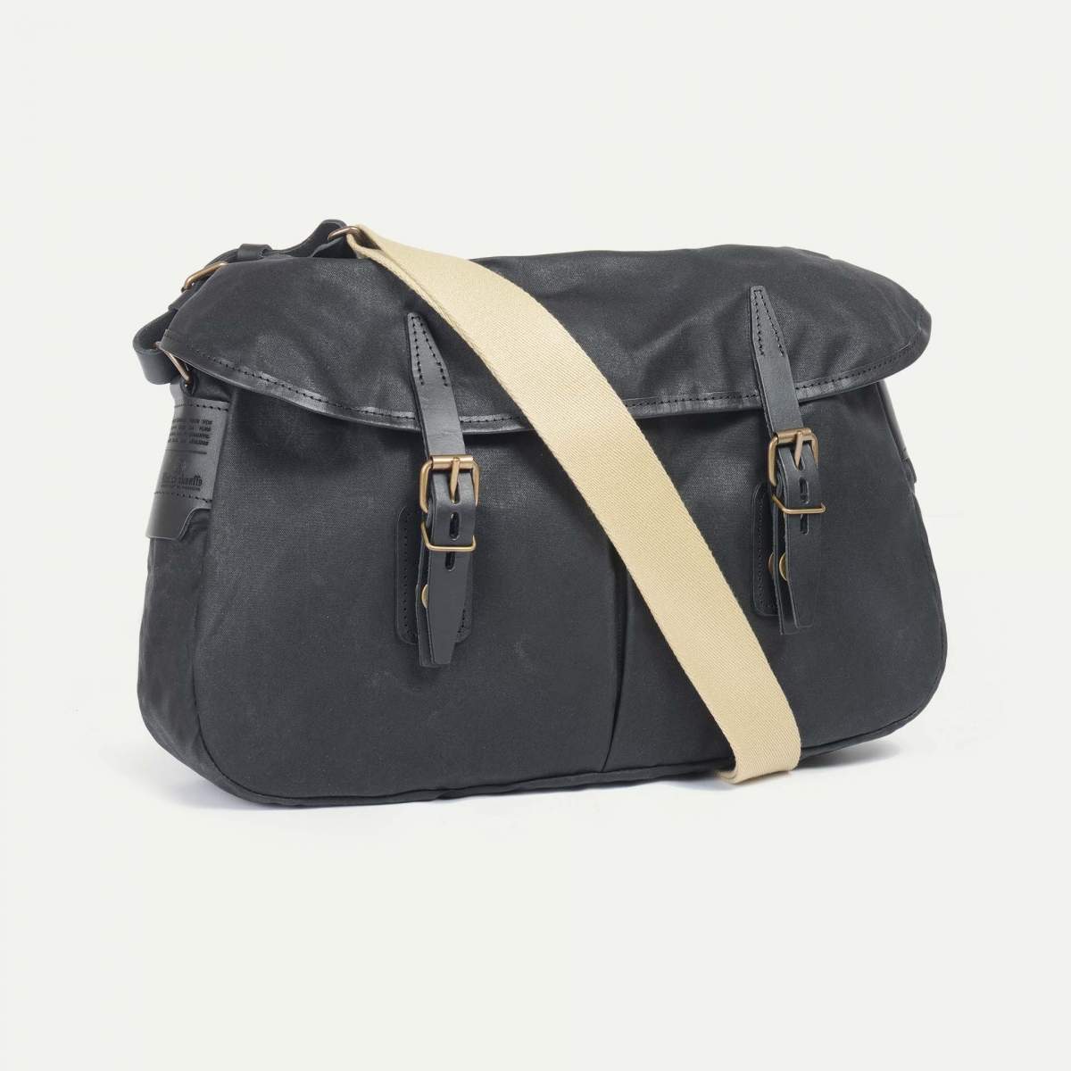 Musette with flap in black