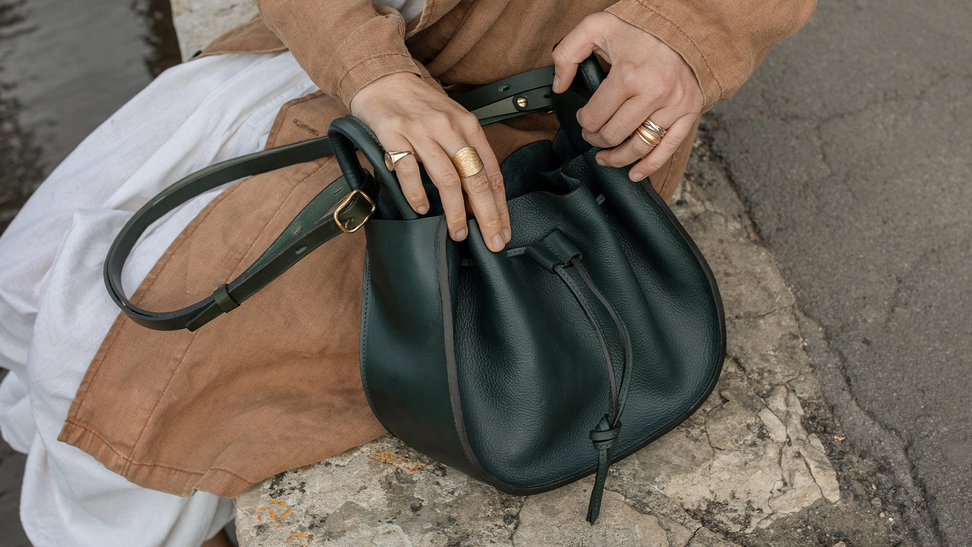 Le 37 leather bucket bag in brown - Saint Laurent | Mytheresa